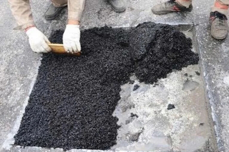 Bê Tông Nhựa Nguội Là Gì? Ưu Điểm Và Ứng Dụng Thực Tế